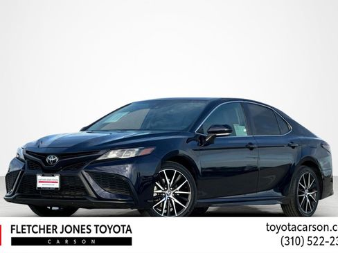 Certified 2022 Toyota Camry SE image 1