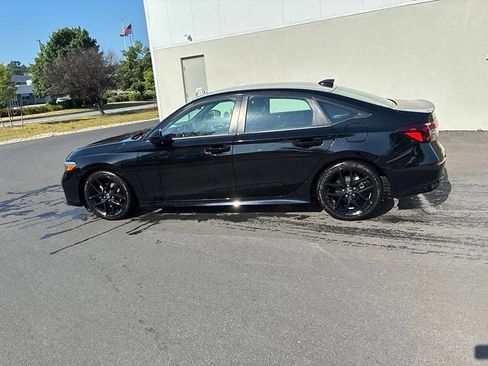 Used 2025 Honda Civic Sport image 14