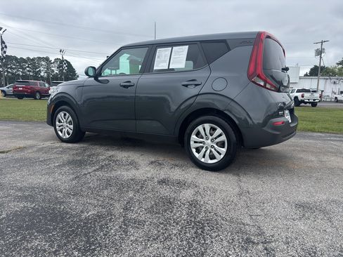 Certified 2022 Kia Soul LX image 14
