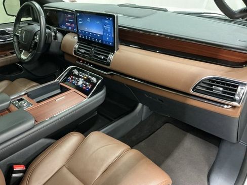 Used 2024 Lincoln Navigator L Reserve image 19