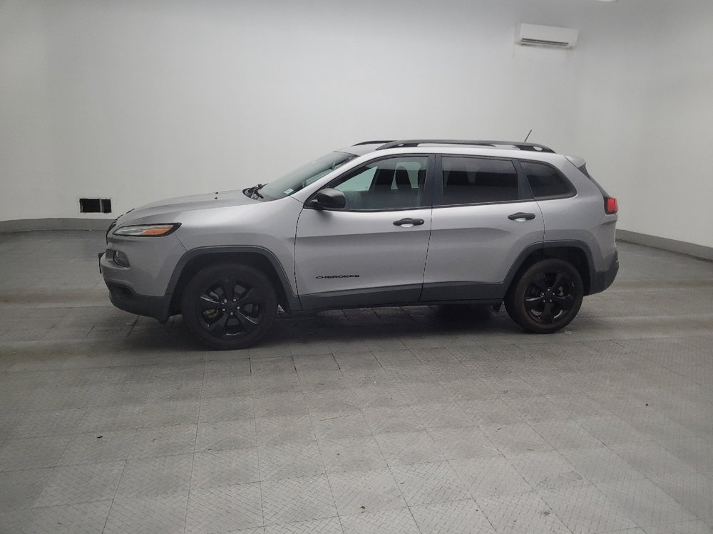 Used 2017 Jeep Cherokee Sport FWD image 2