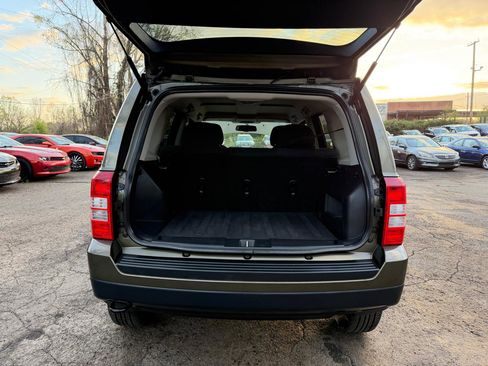 Used 2016 Jeep Patriot Sport w/ Power Value Group image 24