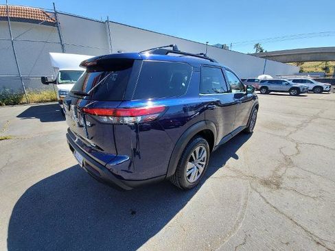 Used 2022 Nissan Pathfinder SV image 8