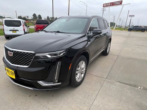 Used 2024 Cadillac XT6 Luxury w/ LPO, Floor Liner Package AWD/4WD image 4