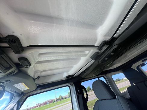 Certified 2025 Jeep Wrangler Unlimited Sahara AWD/4WD image 28
