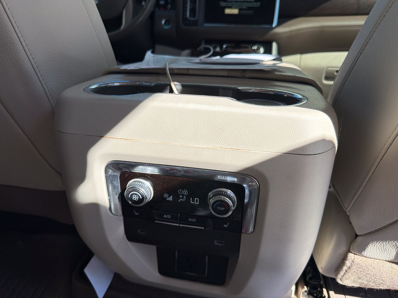 Used 2023 GMC Yukon Denali RWD image 6