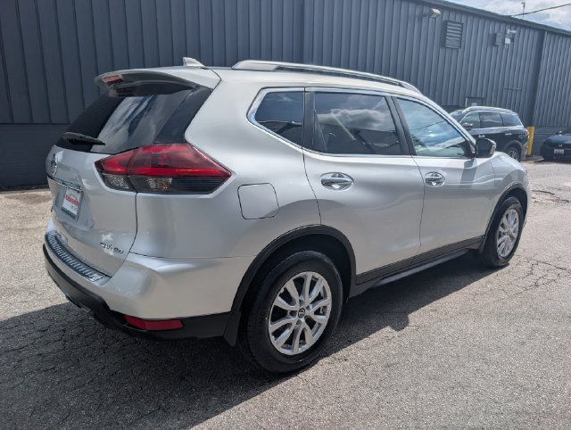 Used 2018 Nissan Rogue SV AWD/4WD image 5