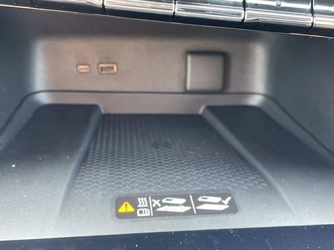New 2026 Chevrolet Traverse LT w/ Midnight/Sport Edition FWD image 23