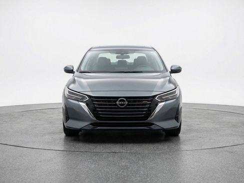 Used 2025 Nissan Sentra SV FWD image 2