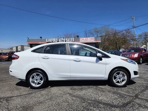 Used 2019 Ford Fiesta SE image 3