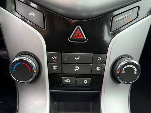 Used 2016 Chevrolet Cruze LT w/ Sun And Sound Package image 30