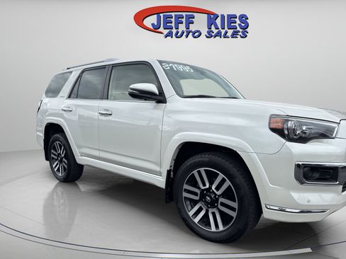 Used 2022 Toyota 4Runner Limited AWD/4WD image 3