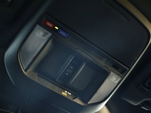 Used 2025 Subaru Forester Touring image 41