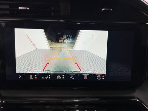 Used 2025 GMC Sierra 3500 AT4 w/ AT4 Premium Plus Package image 24