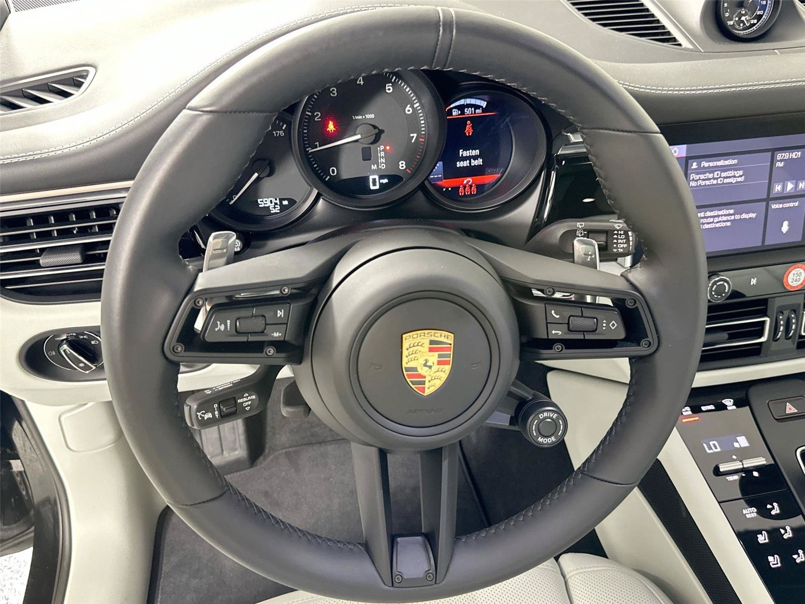Certified 2024 Porsche Macan AWD/4WD image 24