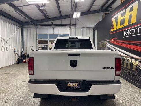 Used 2018 RAM 2500 Big Horn w/ Sport Appearance Group image 15