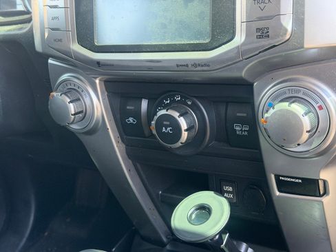 Used 2017 Toyota 4Runner SR5 RWD image 8