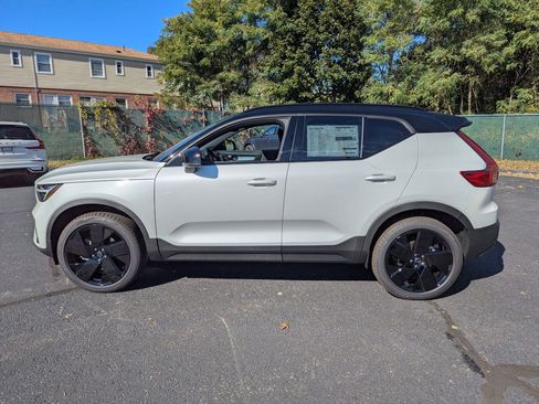 New 2026 Volvo XC40 B5 Ultra w/ Protection Package Premier image 6