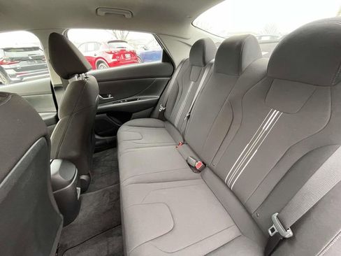 Used 2024 Hyundai Elantra Blue image 22