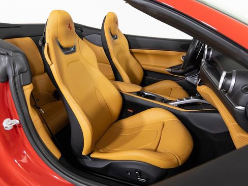 Used 2020 Ferrari Portofino image 42