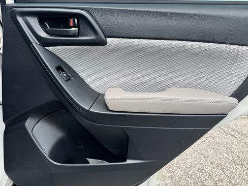 Used 2018 Subaru Forester 2.5i Premium w/ All-Weather Package image 22