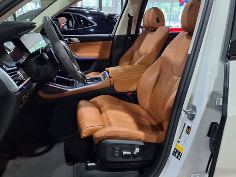 Used 2022 BMW X7 xDrive40i w/ Premium Package AWD/4WD image 12