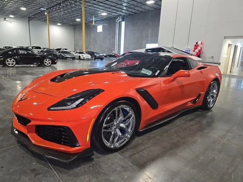 Used 2019 Chevrolet Corvette ZR1 RWD image 2