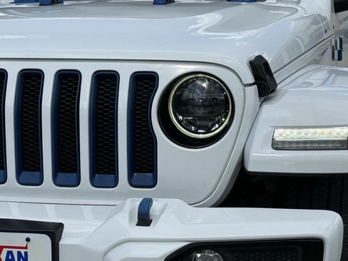 Used 2023 Jeep Wrangler Unlimited Sahara AWD/4WD image 12