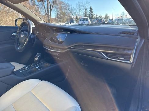 Used 2019 Cadillac XT4 Sport image 26