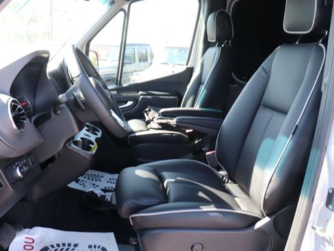 New 2022 Mercedes-Benz Sprinter 2500 image 21