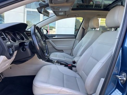 Used 2018 Volkswagen Golf Alltrack SE AWD/4WD image 10