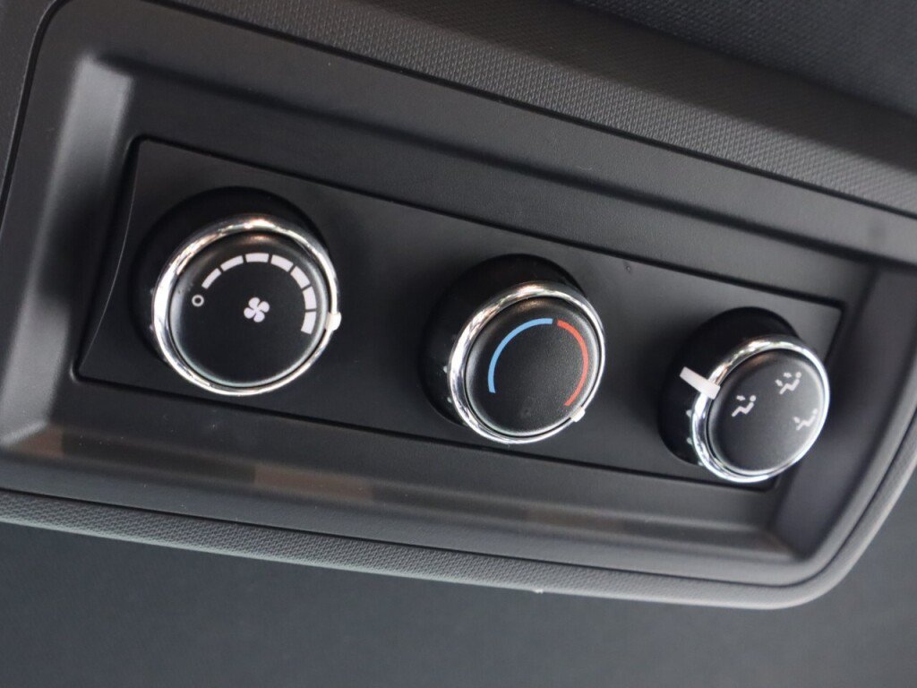 Used 2019 Dodge Grand Caravan SXT FWD image 27