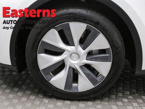Used 2022 Tesla Model Y Long Range AWD/4WD image 29