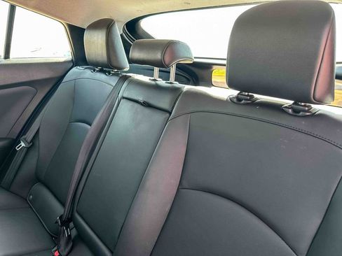Used 2022 Toyota Prius AWD image 19