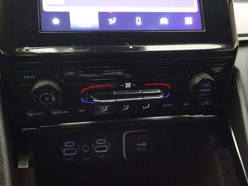 Used 2023 Jeep Grand Cherokee L Laredo image 45