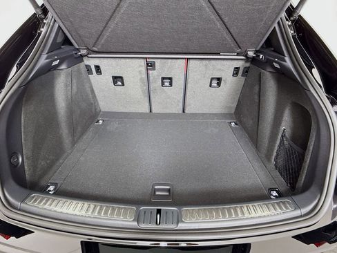 New 2026 Porsche Macan image 29