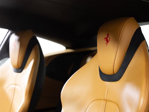 Used 2022 Ferrari Roma image 40