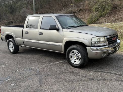 Used 2003 GMC Sierra 1500 SLT w/ SLT Preferred Equipment Group image 5