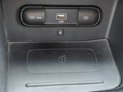 Used 2022 Kia Niro EX Premium FWD image 22