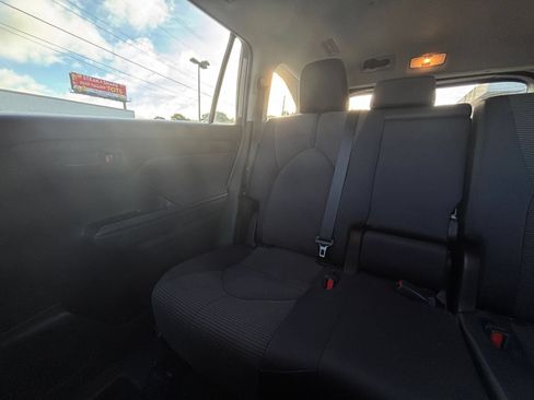Used 2025 Toyota Highlander LE FWD image 42