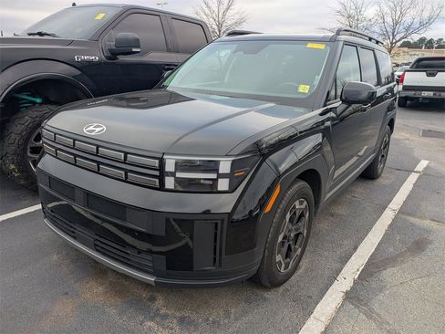 Used 2024 Hyundai Santa Fe SEL image 3