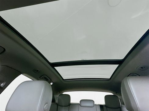 Used 2021 Porsche Macan image 24