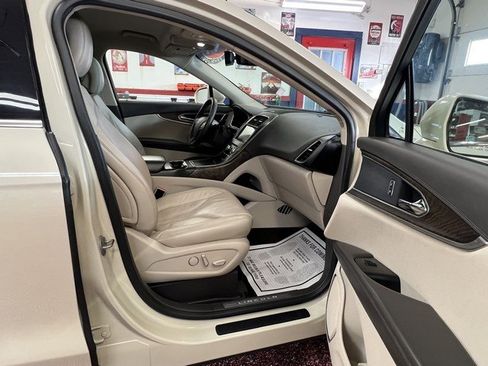 Used 2016 Lincoln MKX Select w/ Select Plus Package image 10