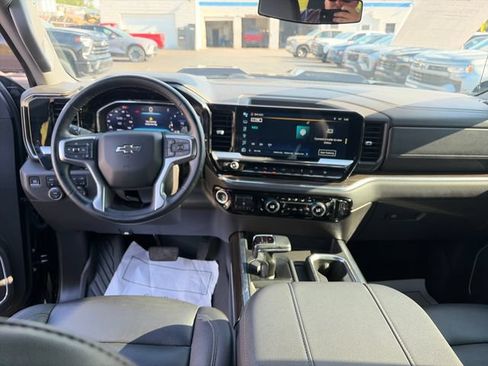 Used 2024 Chevrolet Silverado 1500 LT Trail Boss w/ Convenience Package II AWD/4WD image 12