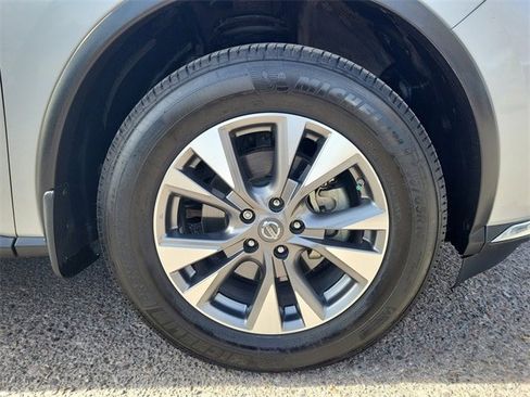 Used 2017 Nissan Murano S w/ Navigation Package image 17