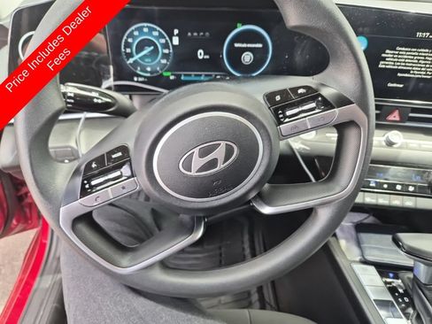 Used 2024 Hyundai Elantra Blue FWD image 5