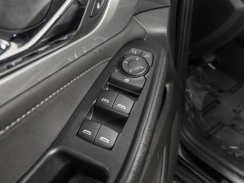 Used 2023 Chevrolet Traverse LT FWD image 32