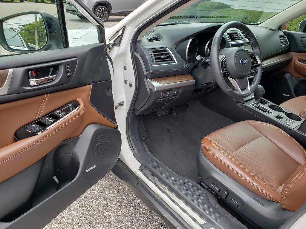 Used 2018 Subaru Outback 3.6R Touring w/ Popular Package #3 AWD/4WD image 8