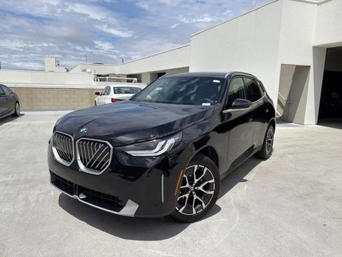 Used 2026 BMW X3 xDrive30 w/ Convenience Package AWD/4WD image 3