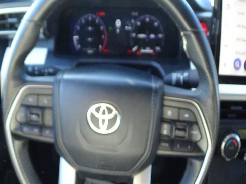 Used 2024 Toyota Tacoma TRD Off-Road image 20